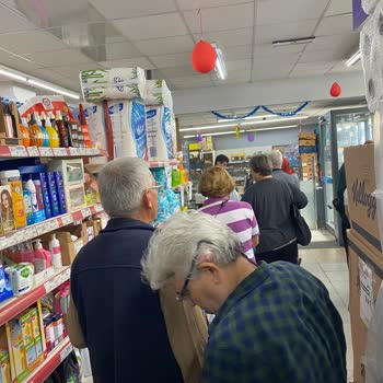 A101 Ürünlerin Mikrop İçinde Yerlerde Olması Ve Çalışanlarda İletişimsizlik