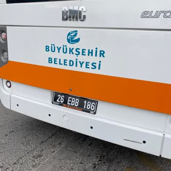 Eskişehir Büyükşehir Belediyesi K44 Numaralı Otobüs Şoförünün Kaba Tavırları