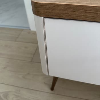 Kelebek Mobilya Komodin Kaplaması Koptu
