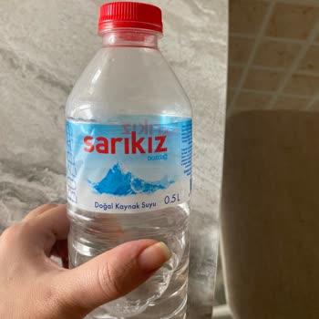 Sarıkız Su Şişesinden Plastik Cisim Çıktı