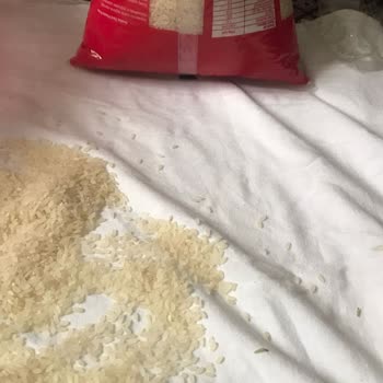 A101 Ovadan Marka Pirinç Kurtlu Çıktı