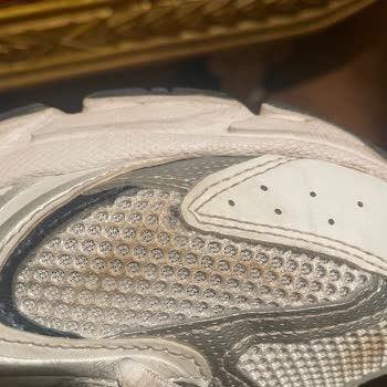 FLO Ayakkabı FLO Temizleme Köpüğü Ayakkabımı Mahvetti