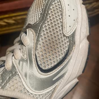 FLO Ayakkabı FLO Temizleme Köpüğü Ayakkabımı Mahvetti