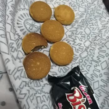 Ülker Biskrem Bisküvi Dibi Çok Fazla Kızarmış