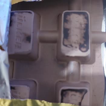 Ülker Bozuk Çikolata Üretiyor