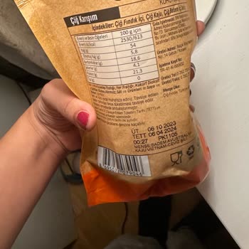 BİM Kuruyemiş İçinde Örümcek Ağı