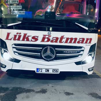 Lüks Batman Lüks Batma'nın Belediye Otobüsü Gibi İnsan Doldurulması