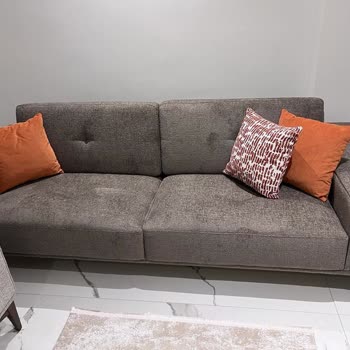 Yaprak Grup (Antalya) Koltuk Takımı İle Gelen Kırlent Renklerinin Yanlış Olması