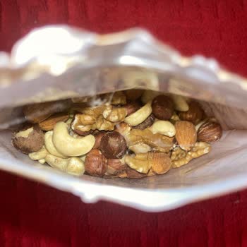 BİM Kurtlanmış Kuruyemiş Satılıyor