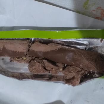 Eti Gıda Eti Antep Fıstıklı Çikolata Bozuk Çıktı