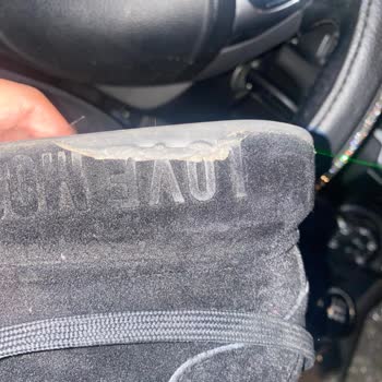 Moschino Boyner'den Aldığım Ayakkabı Soyuluyor