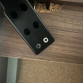 Enza Home Cordell Karyolası Montaj Ekipleri Yüzünden Çatladı