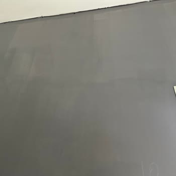 Kalekim Boyada Örtücülük Yok Ve Dalgalanma Var Elimizle Duvara Yazıyoruz