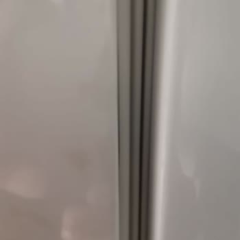 Altus Marka Buzdolabı Kapağındaki Lekeler