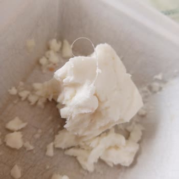 Doğruluk Ezine Peyniri Yerken İçinden Plastik Gibi Naylon Gibi Bir Madde Çıktı