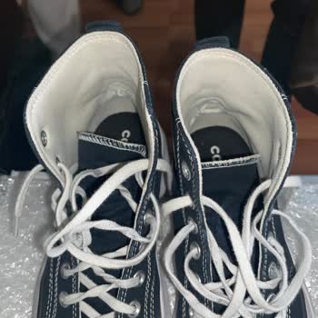 Beymen Converse İç Bilek Kısmında Yırtılma