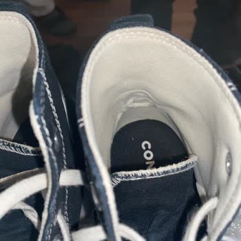 Beymen Converse İç Bilek Kısmında Yırtılma