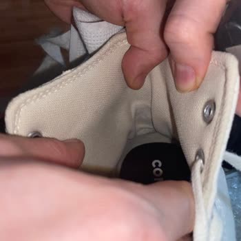 Beymen Converse İç Bilek Kısmında Yırtılma