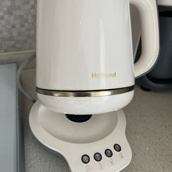 Homend Konuşan Çaycının Alt Tabanı Ayrıldı