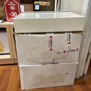 English Home Gönderdiği Kirik Tabakları Değiştirmiyor