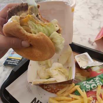 McDonald's Köfte Değil Marul Parası