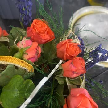 Çiçek Sepeti Kurumuş Solmuş Gülleri Gönderdi.