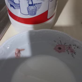 BİM Market Ayranın İçinde Bilmediğimiz Bir Şey Var