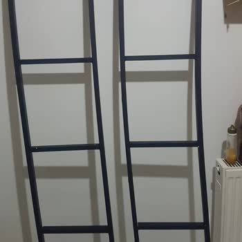 Evidea Kitaplık Profillerinin Eğik Olması