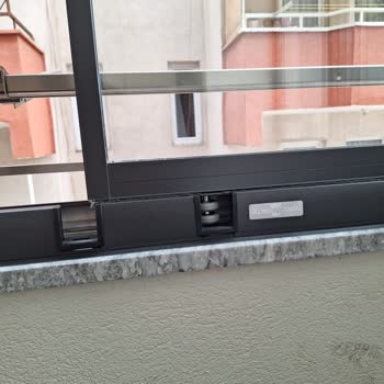 Simetrik Cam Yapı Albert Genau Pişmanlığın Adı Soyadı