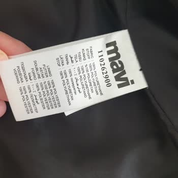 Mavi Deri Mont Dökülüyor