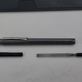 Faber-Castell Kalemden Gelen Ses Ve Kitlenen Mekanizma Problemi.