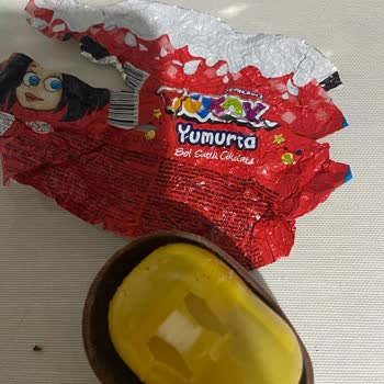 Özkuruşlar Marketten Alınan Sürpriz Yumurtada Kurt Çıktı!