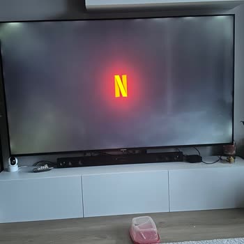 Grundig Siyah Ekranda Beyaz Lekeler