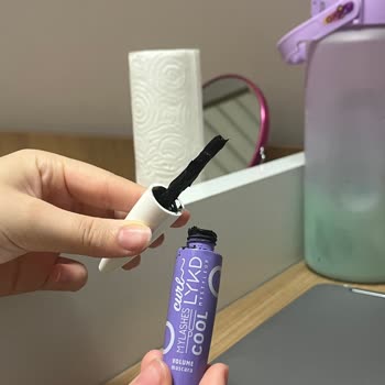 Gratis Lykd Markalı Maskaramım Fırçası İçinde Kırıldı