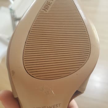 Nine West Giyilmiş Ayakkabı Satıyor