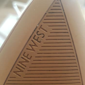Nine West Giyilmiş Ayakkabı Satıyor