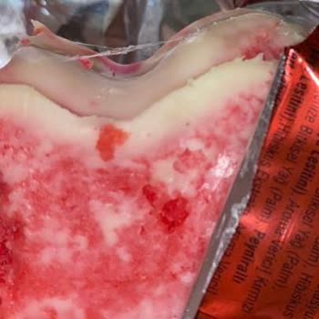 Şok Marketler Örümcek Ağlı Ve Sararmış Red Love Peki Keki