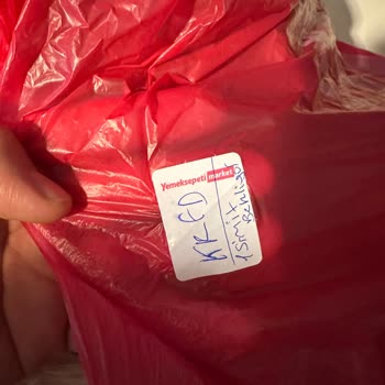 Yemeksepeti Market Yanlış Ürün Getirdi Ekmekte Böcek Var