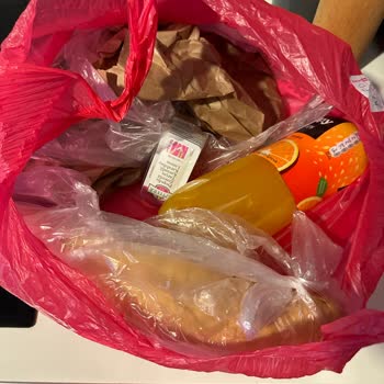 Yemeksepeti Market Yanlış Ürün Getirdi Ekmekte Böcek Var