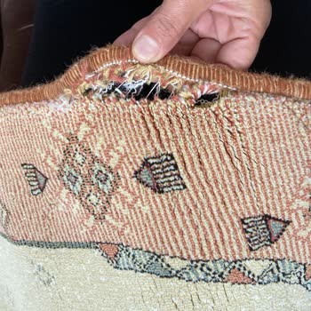 Eylül Halı Yıkama Fabrikası (Ankara) Halılarımdaki Hiçbir Leke Çıkmamış Ve Halım Yırtılmış