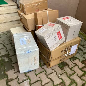 Sürat Kargo Ürünleri Fırlatma Ve Ürünlerin Kırılması