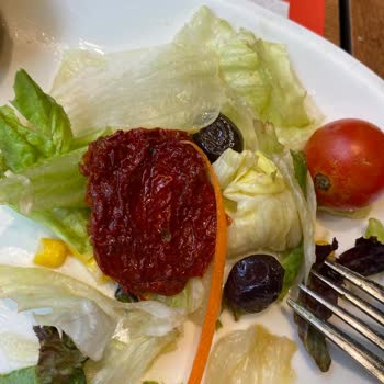 Tavuk Dünyası Yemeğim De Kıl Çıktı