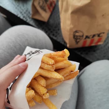 KFC Bayatın Da Bayatı Bir Ürün Yolladılar