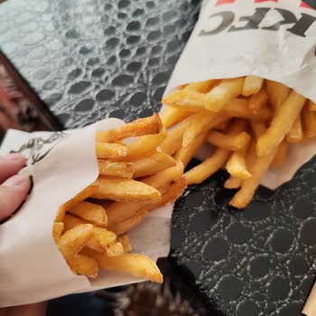 KFC Bayatın Da Bayatı Bir Ürün Yolladılar
