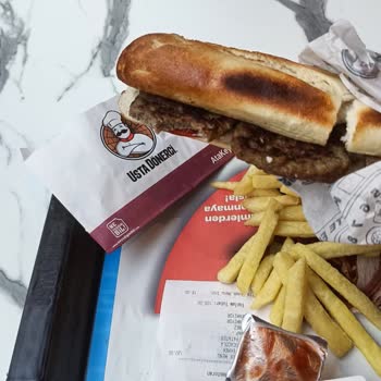 Usta Dönerci Şaka Gibi Ekmek Arası Köfte Sunumu Hk