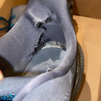 Salomon Ayakkabı İç Kısmının Yırtılması