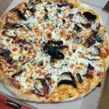 Terra Pizza Siparişi Yanmış Yolladı.