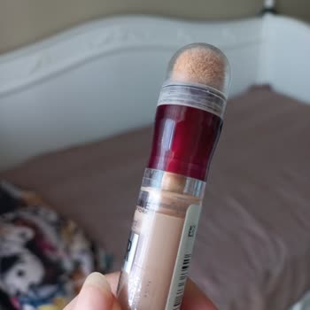 Maybelline Eraser Kapatıcı Ürünü Tam Sıyırmıyor