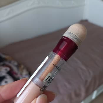 Maybelline Eraser Kapatıcı Ürünü Tam Sıyırmıyor