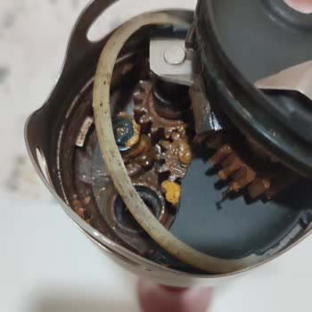 Arzum Blender Ucunun İçine Yemek Artıkları Birikmesi Pas Olması